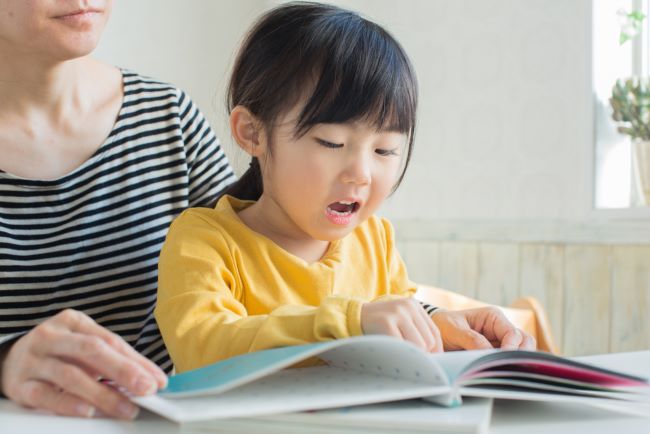 Cara Menumbuhkan Minat Anak dalam Belajar Bahasa
